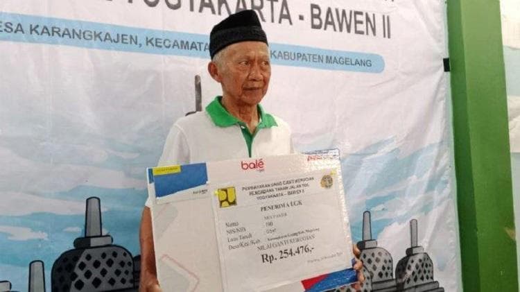Mulyanto mendapatkan uang ganti rugi meski lahan miliknya yang terdampak proyek tol Yogya - Klaten hanya 30 sentimeter persegi. (Tribunjogja.com/ Yuwantoro Winduajie)