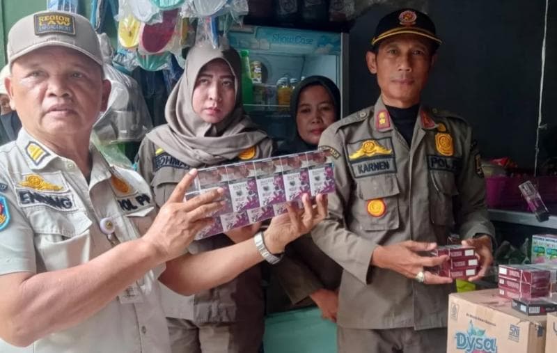 Petugas berhasil menyita 8.420 batang rokok ilegal dalam razia yang digelar di Kecamatan Bulu dan Lasem. (Radarkudus/Satpol PP Rembang)