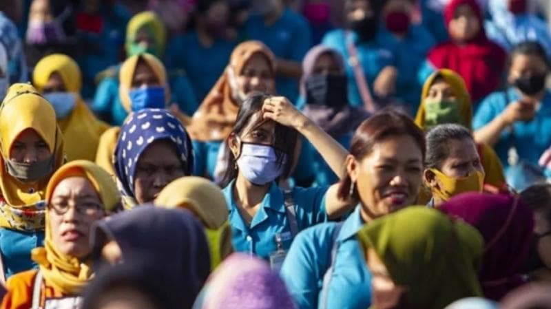 Pengusaha wajib membayar gaji lembur pekerjanya yang masuk kerja di hari libur Nasional. (Antara/Ibnu Chazar)