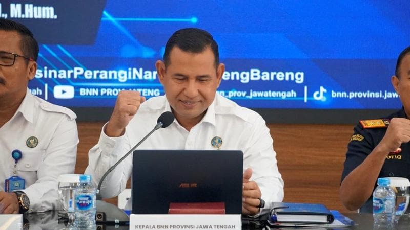 Kepala BNNP Jateng Brigjen Agus Rohmad tengah mejelaskan hasil ungkap kasus selama 202r di akhir tahun (Inibru.id / Danny Adriadhi Utama)