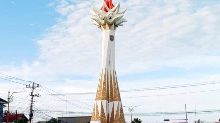 Wajah baru Tugu Lilin Gumilir yang kini dijadikan ikon baru Cilacap. (Ist via Tribunnews)