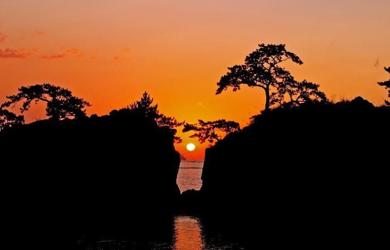 Matahari terbit pertama di awal tahun di Ttangkkeut, Haenam, Korea. (Visitseoul)