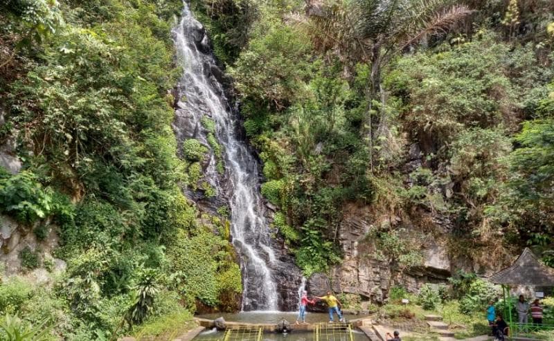 Air Terjun Sumuran Seloprojo yang memiliki ketinggian 35 meter. (Borobudurnews)