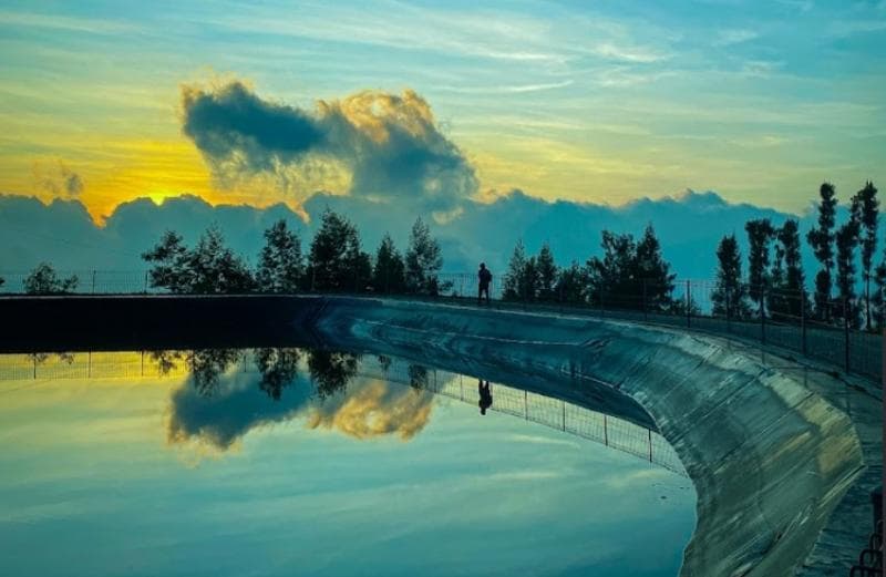 Pemandangan matahari terbit di Gunung Manajar. (Googleruser/Jack Will)