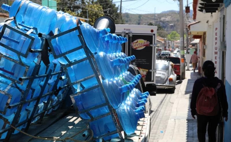 Warga San Cristobal de la Casas kehilangan sumber air bersih karena habis dikeruk perusahaan pembuat minuman kola. (Al Jazeera/Peter Yeung)