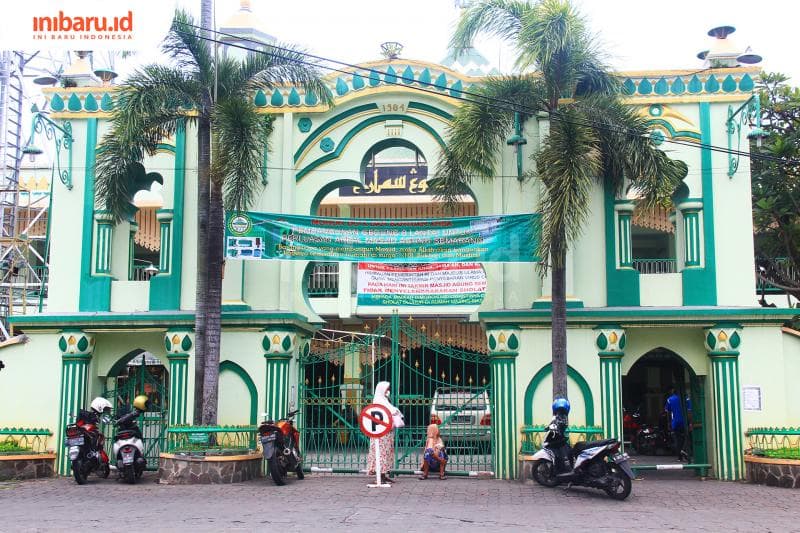 Sebagian besar masjid menerapkan kebijakan beribada di rumah untuk mengurangi penyebaran virus. (Inibaru.id/ Triawanda Tirta Aditya)<br>