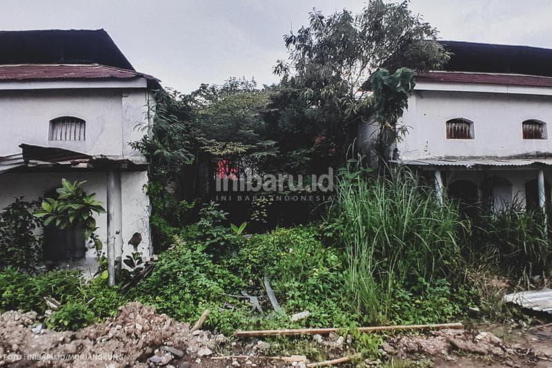 Kendati telah dipenuhi belukar, dua bangunan tua di Penjara Mlaten ini akan dipertahankan untuk dijadikan sebagai tempat ibadah.