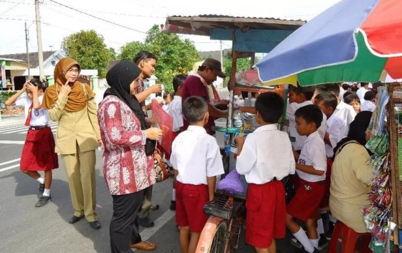 Kata Orang Tua Siswa tentang Penjual Jajanan di Sekolah