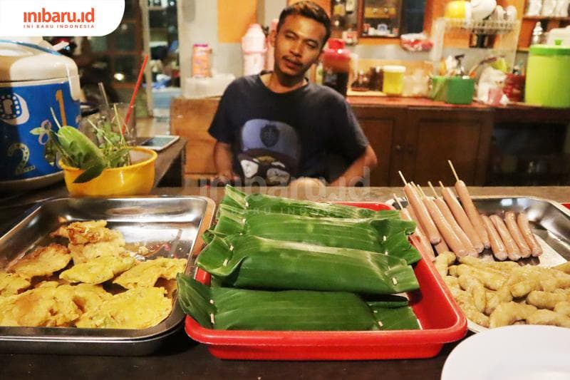 Menu-menu Angkringan Pak Tung kini bisa kamu dapatkan dengan memesan via aplikasi jasa pesan antar online. (Inibaru.id/ Gregorius Manurung)
