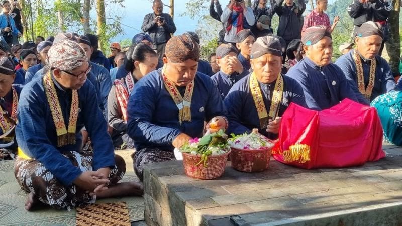 Labuhan Merapi diadakan setiap tahun sebagai bentuk syukur kepada Yang Maha Kuasa. (BTN Gunung Merapi)