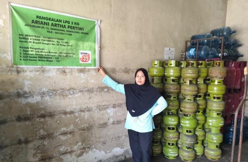 Kamu perlu mencari pangkalan resmi Pertamina terdekat untuk bisa mendapatkan gas elpiji 3 kg. (Bacakabar)