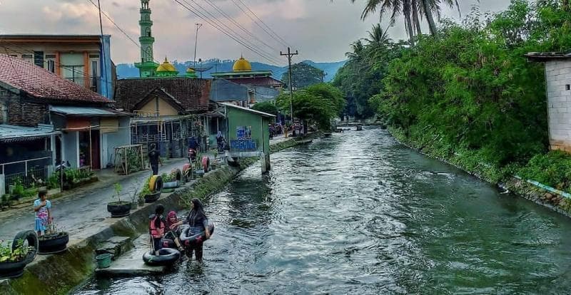 Geburan Kali Celo Mejagong terjaga kebersihannya dan aman untuk dijadikan tempat bermain anak karena cukup dangkal. (FB/Update Pemalang Selatan)