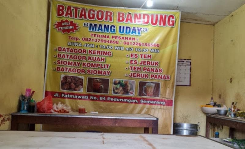 Pilihan menu kuliner yang bisa kamu cicipi di Batagor Bandung Mang Uday. (Googleuser/Cemet LH)