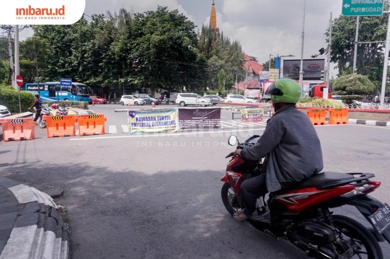 Kendaraan&nbsp; berpelat luar kota dilarang masuk Semarang mulai 27 April 2020. (Inibaru.id/ Audrian F)&nbsp;&nbsp;