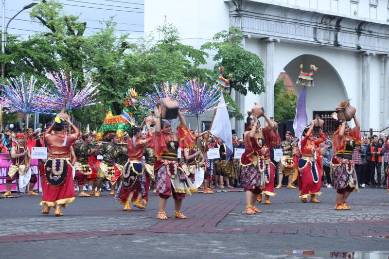 Perayaan Kirab Dugderan yang digelar tiap tahun untuk menyambut bulan ramadhan di Kota Semarang. (Inibaru.id/ Murjangkung)