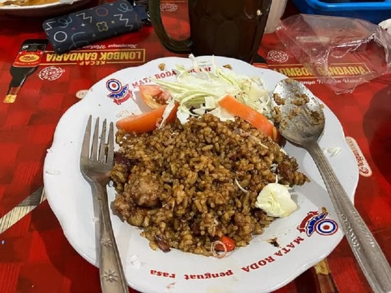 Nasi goreng pliket di Warung Satai Kambing Pak Dakir Yogyakarta. (IG/rudi_prasetya)