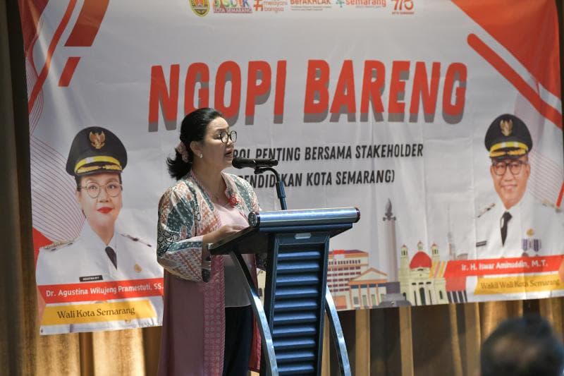 Wali Kota Semarang Agustina Wilujeng bakal merencanakan program beasiswa untuk masuk sekolah swasta bagi murid tidak mampu. (Pemkot Semarang)