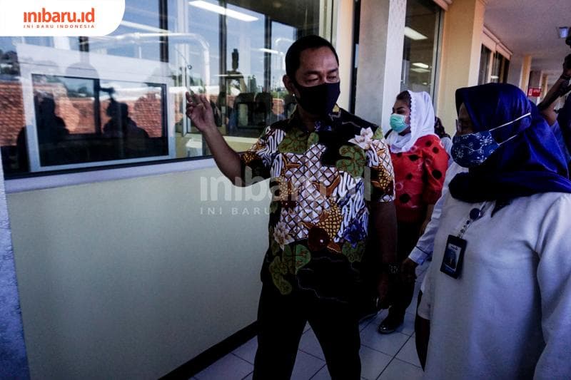 Hendi juga meninjau ke beberapa pabrik di Kota Semarang. (Inibaru.id/ Audrian F)<br>