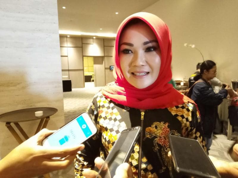 Bupati Klaten memberikan klarifikasi terkait dengan hand sanitizer dengan stiker wajahnya (Merahputih/Ismail)