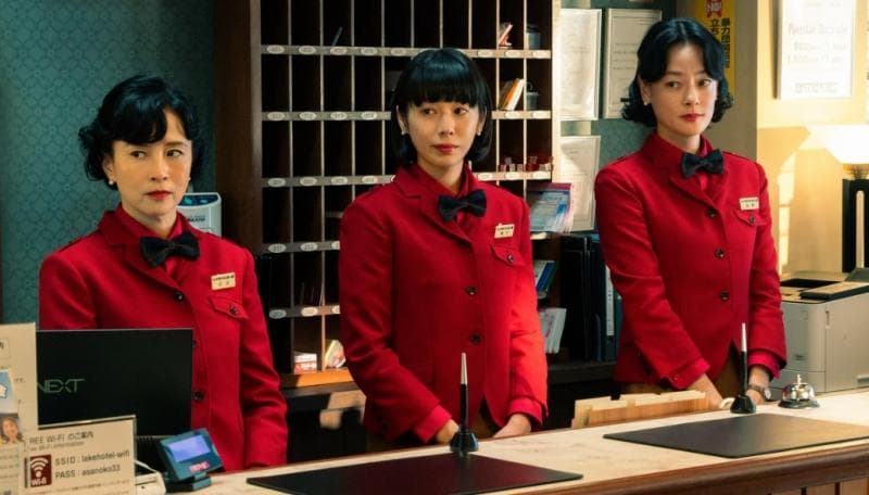 Invasi Alien di Gunung Fuji Berujung Cerita Kocak dalam 'The Hot Spot'