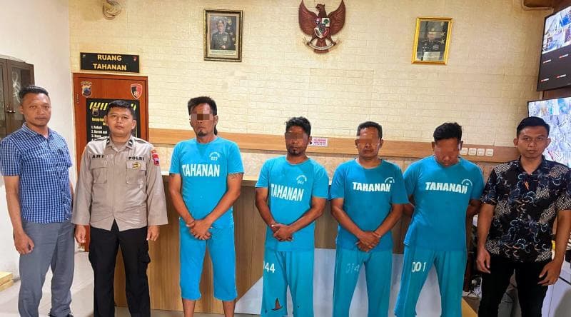 Empat preman Ormas GRIB diamankan polisi karena rusak aset PT KAI. (Polda Jateng)
