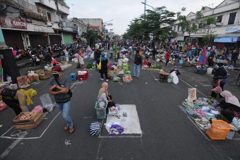 Antar pedagang diberi jarak minimal 1,5 meter. (Medcom)<br>