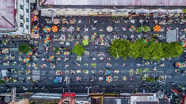 Kebijakan pasar jaga jarak mendapat apresiasi gubernur Jateng. (Dok. Rachmad Wahjoe)