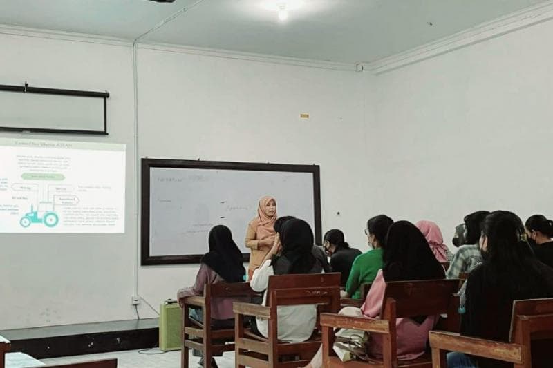 Ilustrasi: Dosen di Indonesia banyak yang nggak mendapatkan gaji layak. (Upnvj)