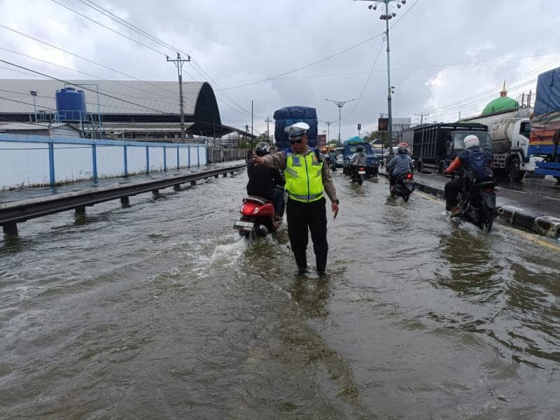 Rob yang terjadi di Kecamatan Sayung, Demak, semakin parah. (Oligarki)