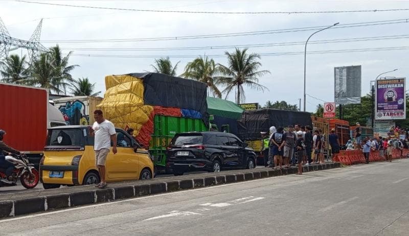 Demo penolakan Zero ODOL di Salatiga pada Kamis (19/6/2025). (X/Soloposdotcom - Hawin Alaina)