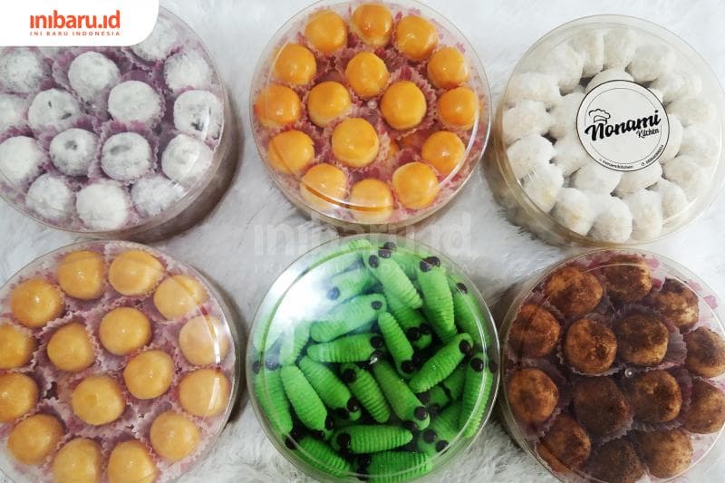 Berbagai jenis produk kue kering Nonami Kitchen. (Inibaru.id/Rafida Azzundhani)&nbsp;
