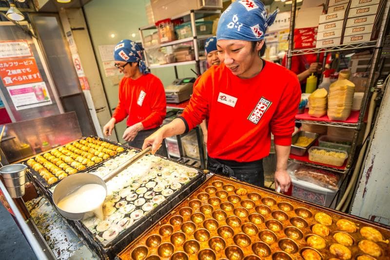 Penjual takoyaki di Jepang mulai kelimpungan menghadapi naiknya harga daging gurita. (andersonhopkins)