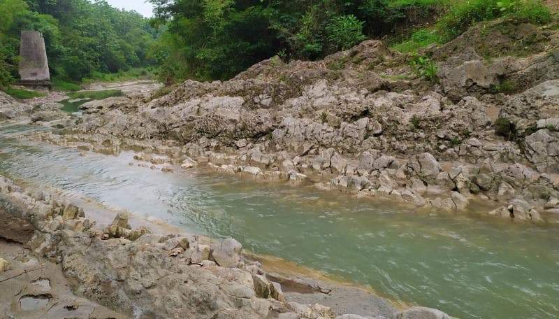 River Rock Banyumeneng, Wisata Air Alami dengan Formasi Batu Unik di Mranggen, Demak
