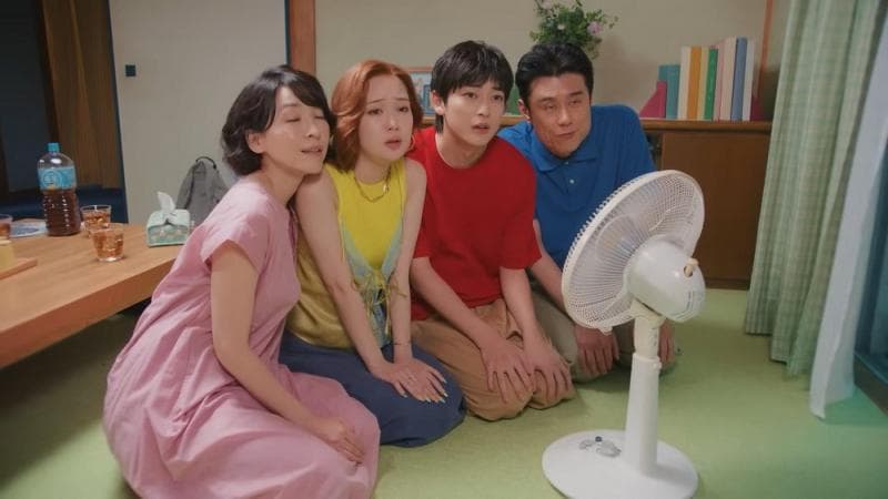 Shin-Chan bersama dengan anggota keluarga Nohara lainnya. (X/Cinetariz)