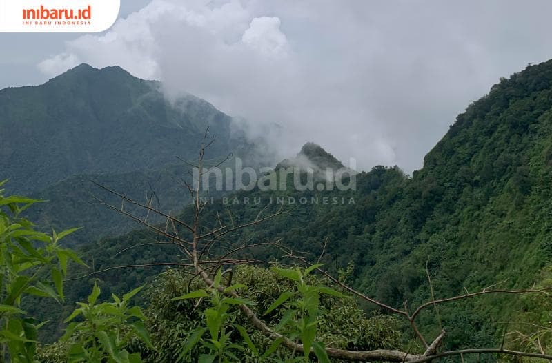 Banyak alasan yang membuat para pendaki pemula memilih tektok gunung daripada <i>camping</i>.&nbsp;(Inibaru.id/ Rizki Arganingsih)