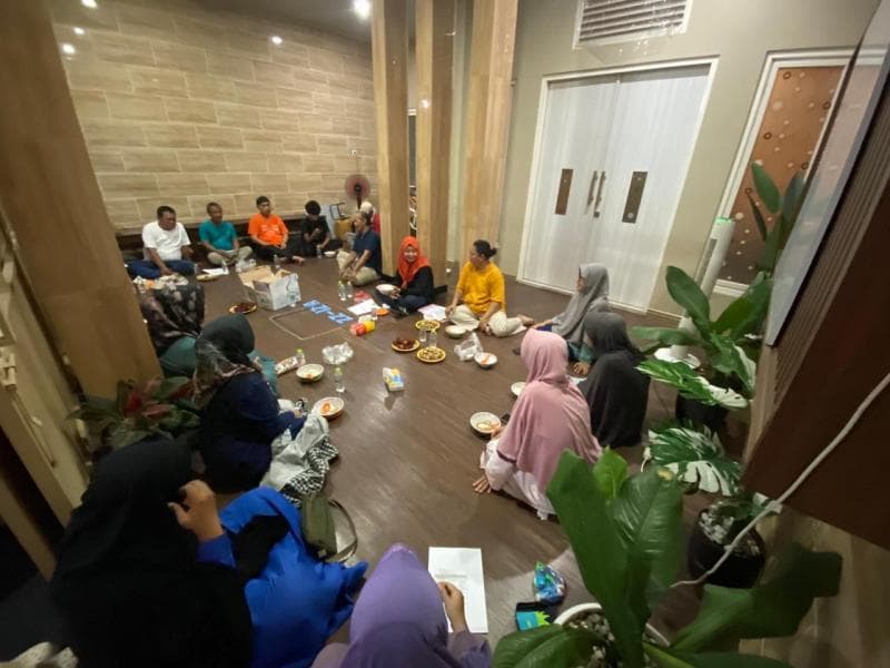 Ilustrasi: Pertemuan RT atau pelatihan pengelolaan sampah termasuk kegiatan yang bisa didanai ileh bantuan operasional RT. (Kampungedukasisampah)&nbsp;