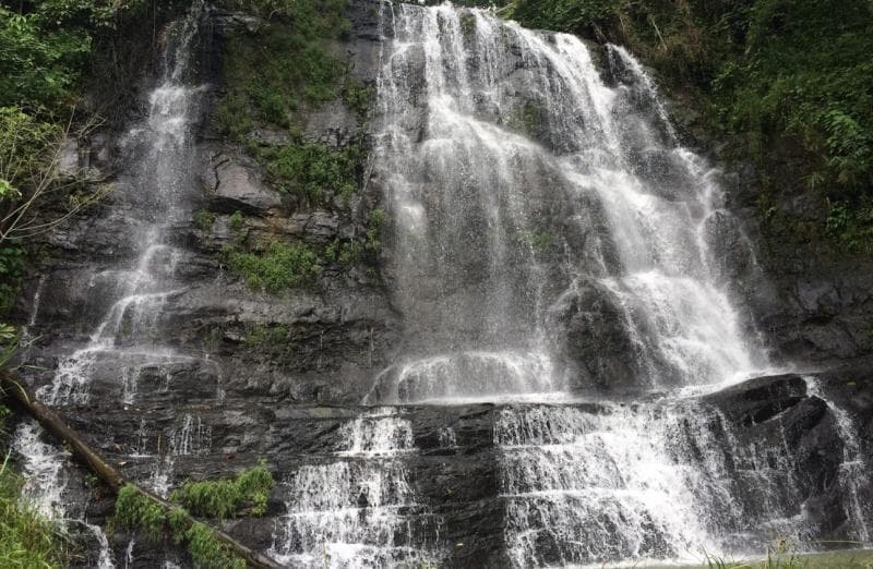 Selain untuk main air, di sekitar Curug Onje juga ada spot untuk berkemah. (Roziazwarpradana.blogspot)