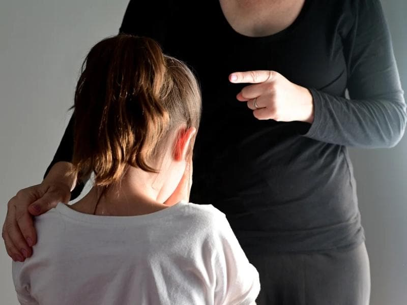 Ilustrasi: Seringnya, perundungan adalah warisan dari generasi sebelumnya, sehingga kadang dimaknai sebagai perlakuan yang normal. (iStockphoto/Getty Images/Chameleonseye via The Guardian)