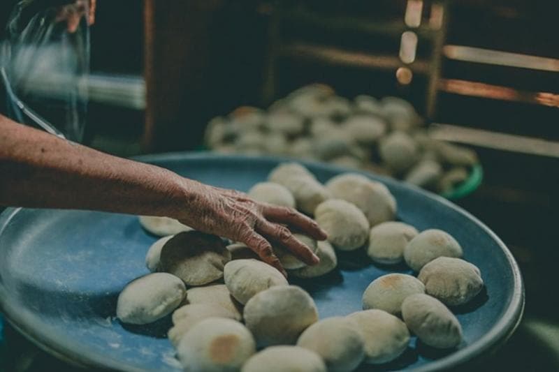 Kelezatan Yopia Cap Kupu-Kupu Lasem yang Terus Bertahan Lebih dari 2 Abad