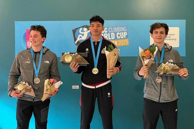 Kiromal Katibin saat meraih medali emas pada ajang bergengsi IFSC Climbing World Cup Denver 2025 pada Juni lalu. (FPTI via Kompas)