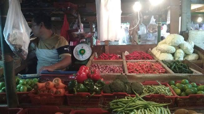 Daya beli masyarakat bisa makin menurun. (via Suara)