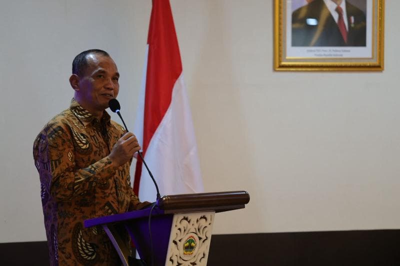 Ketua DPRD Jateng Sumanto menerima penghargaan Detik Jateng-Jogja Award 2025 kategori Penggerak Penguatan Ketahanan Pangan. (DPRD Jateng) 