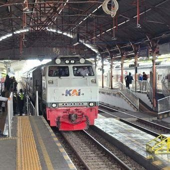 Tolak Usul DPR, Kereta Api Tetap Jadi Kawasan Tanpa Rokok