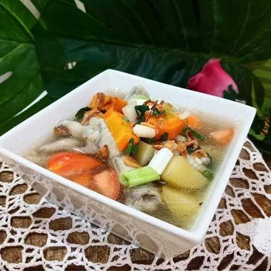 Sop ceker mengandung banyak kolagen. (Ig/Sarwokotiti)