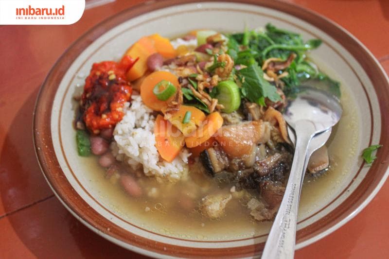Kuliner khas Magelang, sop senerek yang dibuat dari bahan kacang merah. (Inibaru.id/ Imam Khanafi)