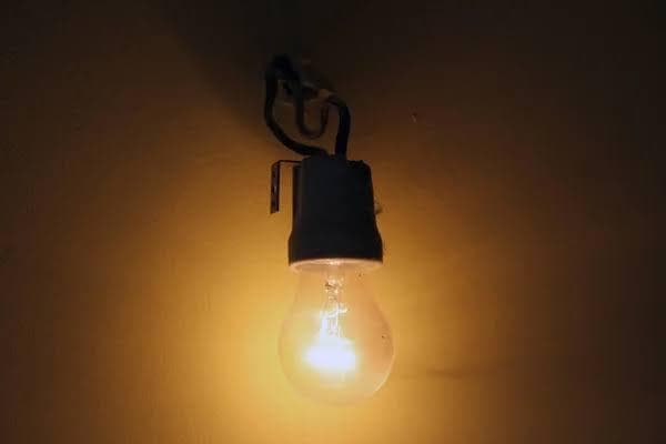 Pemprov Jateng berencana memasang 1.000 sambungan listrik gratis untuk keluarga kurang mampu. (Depositphoto)