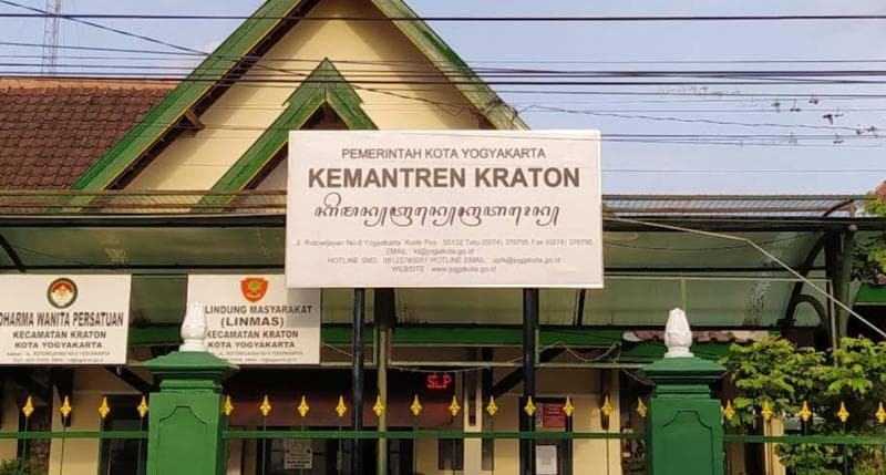 Kemantren adalah istilah untuk kecamatan di wilayah Kota Yogyakarta. (Mesha Christina)