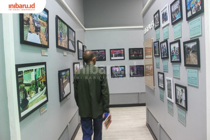 Seorang pengujung di Museum BPK. (Inibaru.id/Imam Khanafi)&nbsp;