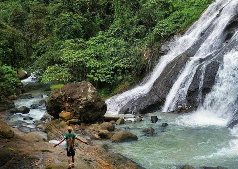 Curug Glawe di Kabupaten Kendal. (IG/ @itsme_donald)