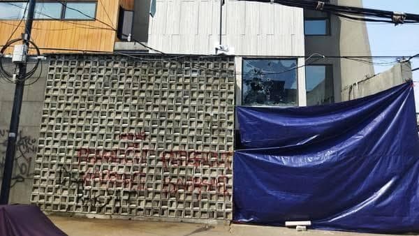 Kondisi rumah anggota DPR RI nonaktif Ahmad Sahroni usai dijarah. (Detik) 